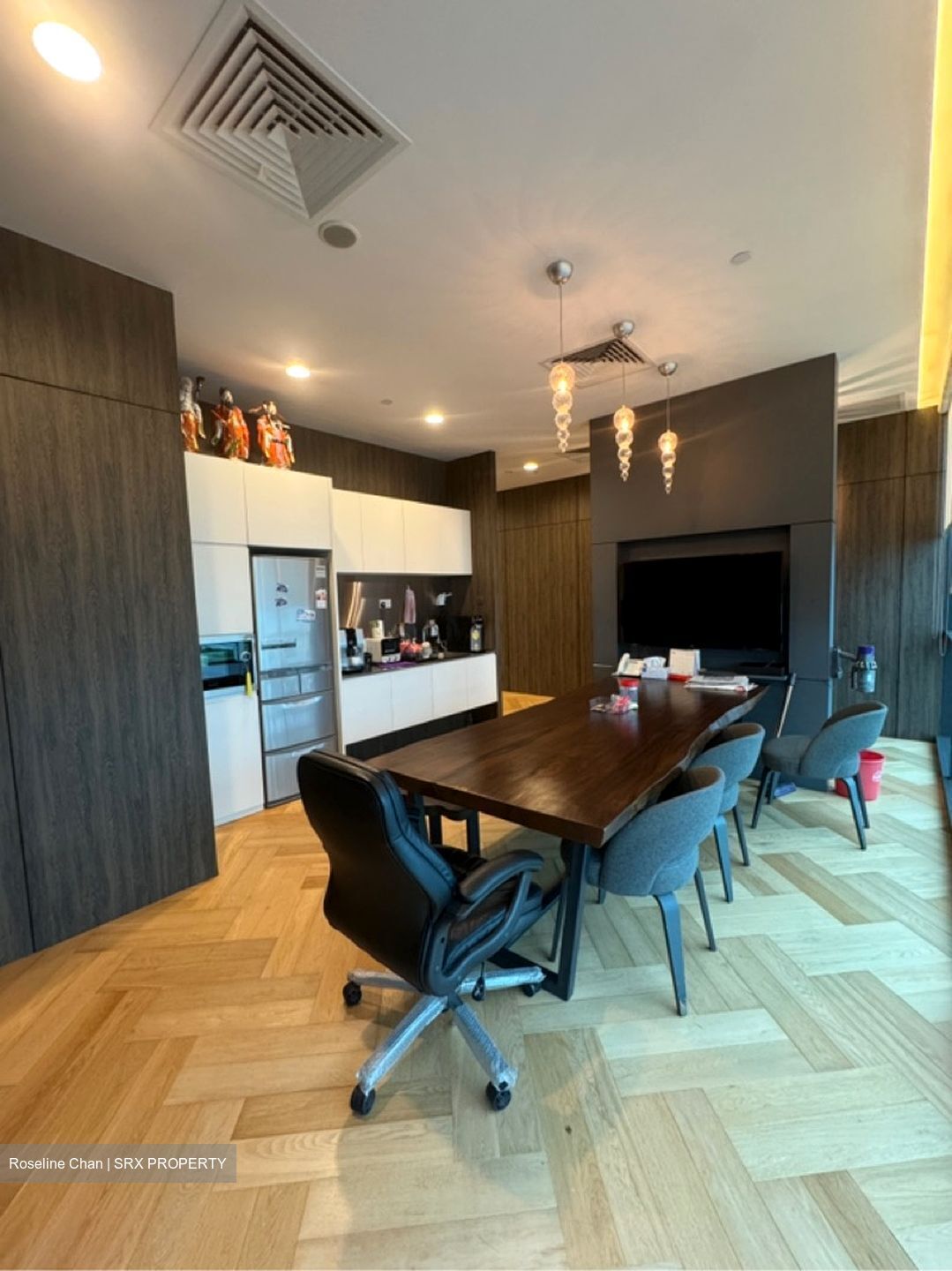 Vision Exchange (D22), Office #614653261